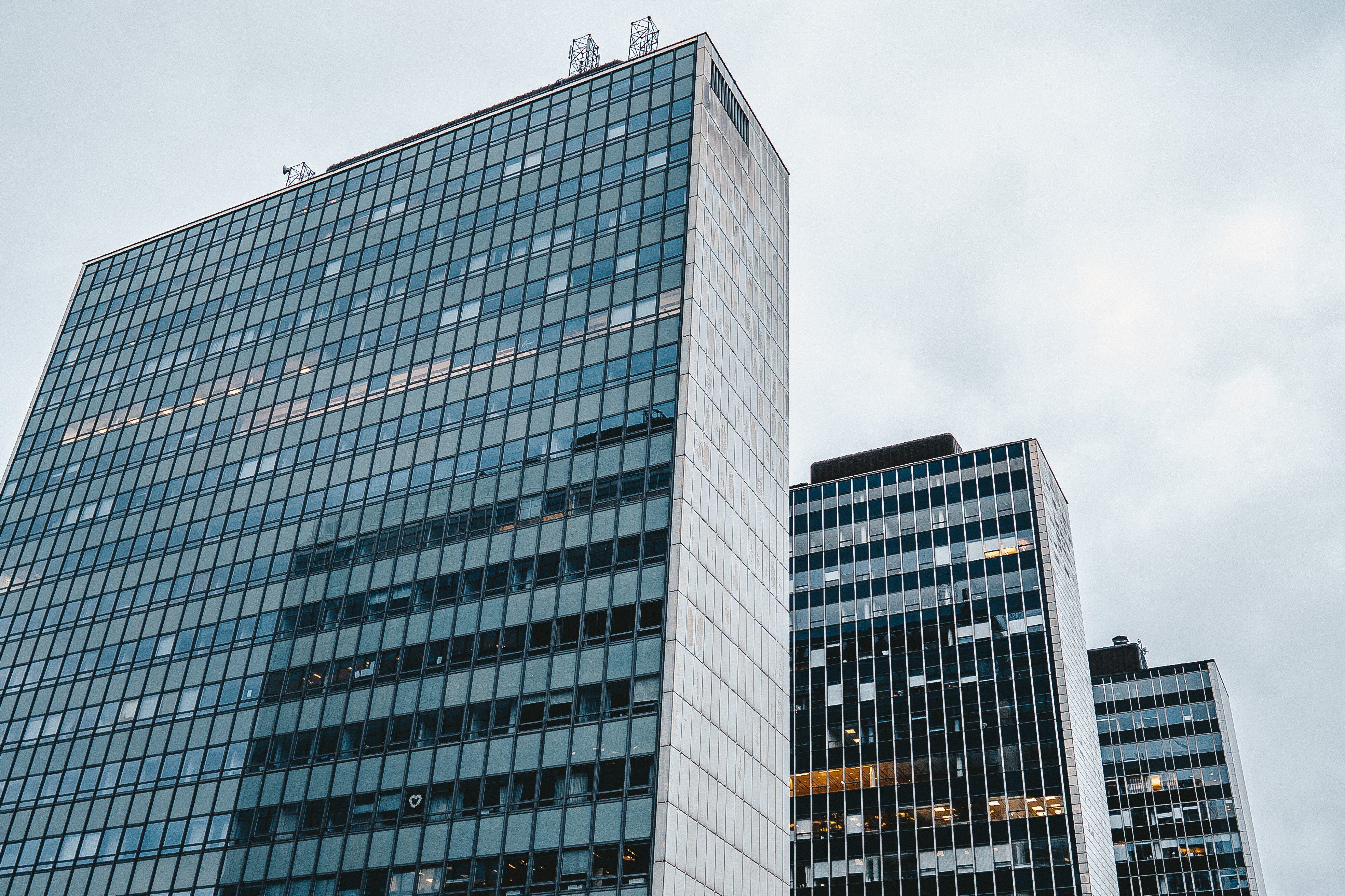 Modern_Office_Buildings_original_1807668